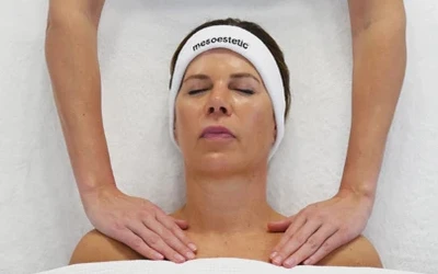 Taches et pigmentation, étape 3 : massage