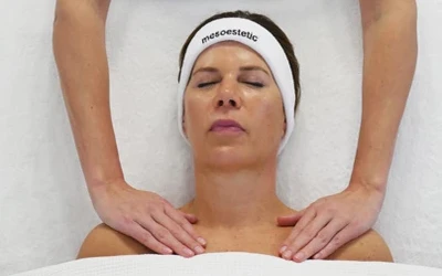 Hydratation, étape 3 : massage